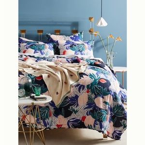 Anthropologie Queen Quilt set.